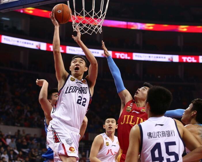 球员们在复 球员们在复